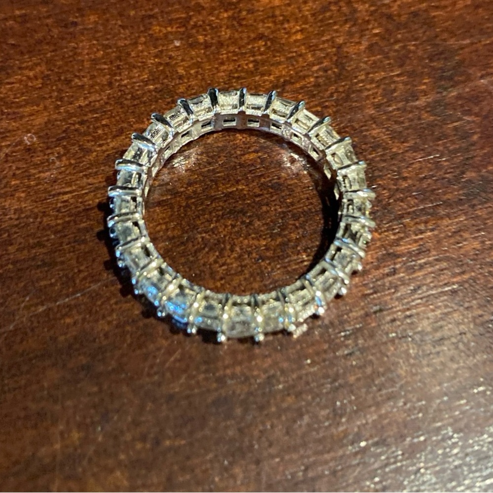 Elegant white gold 3ct natural diamond